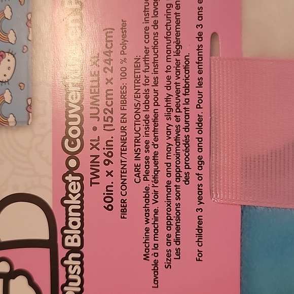 HELLO KITTY PLUSH BLANKET - Picture 5 of 5